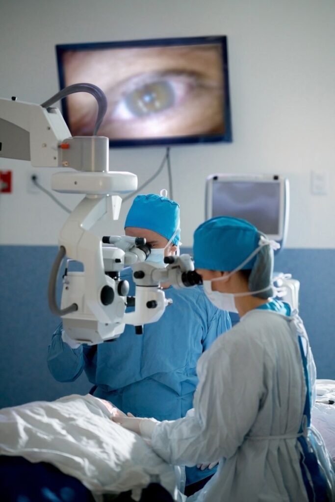 visit eye surgeon